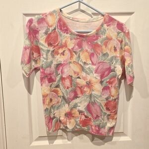 Lovely soft floral top, excellent condition